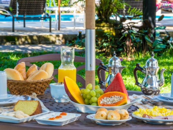 Residência Histórica de Alto Padrão em Paraty — Charme, Exclusividade e Estilo de Vida Único