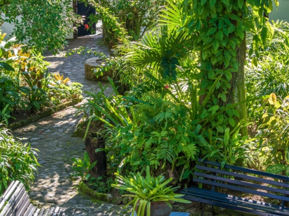 Residência Histórica de Alto Padrão em Paraty — Charme, Exclusividade e Estilo de Vida Único