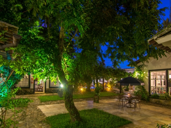 Residência Histórica de Alto Padrão em Paraty — Charme, Exclusividade e Estilo de Vida Único