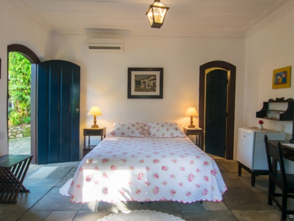 Residência Histórica de Alto Padrão em Paraty — Charme, Exclusividade e Estilo de Vida Único