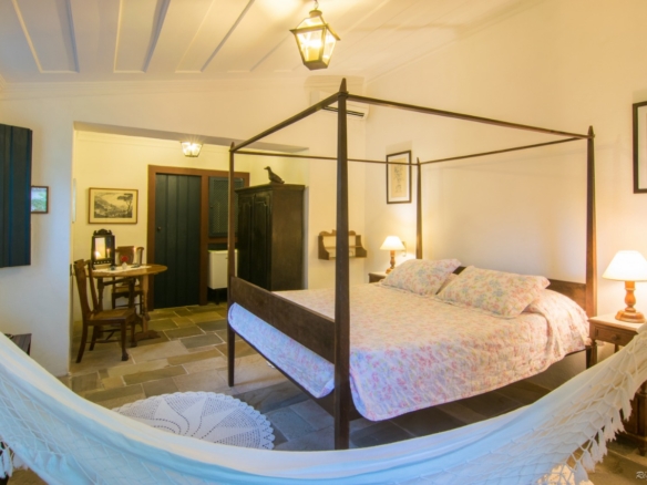 Residência Histórica de Alto Padrão em Paraty — Charme, Exclusividade e Estilo de Vida Único