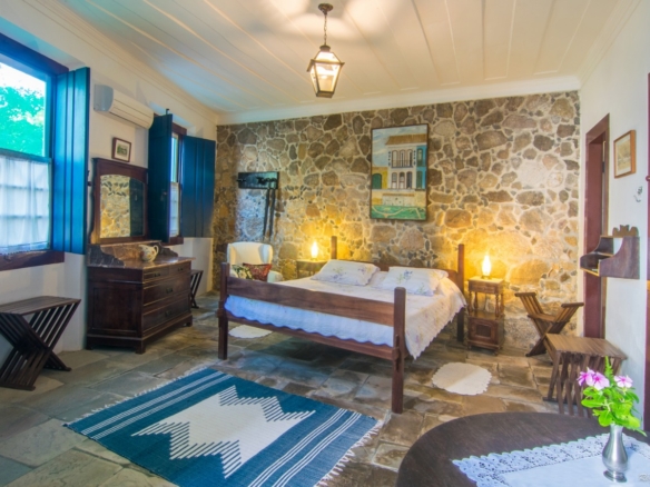 Residência Histórica de Alto Padrão em Paraty — Charme, Exclusividade e Estilo de Vida Único