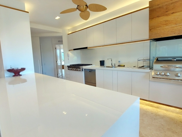 Apartamento duplex a venda com varanda | Vista Mar | Condomínio As Gaivotas