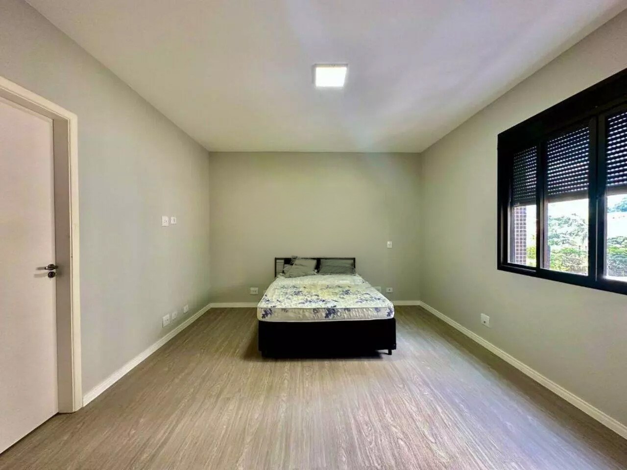 Apartamento a venda | 4 quartos (2 suítes) | 2 vagas | Pitangueiras | Guarujá