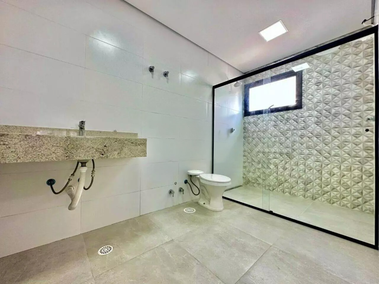 Apartamento a venda | 4 quartos (2 suítes) | 2 vagas | Pitangueiras | Guarujá