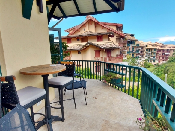 Apartamento duplex a venda com varanda | Vista Mar | Condomínio As Gaivotas
