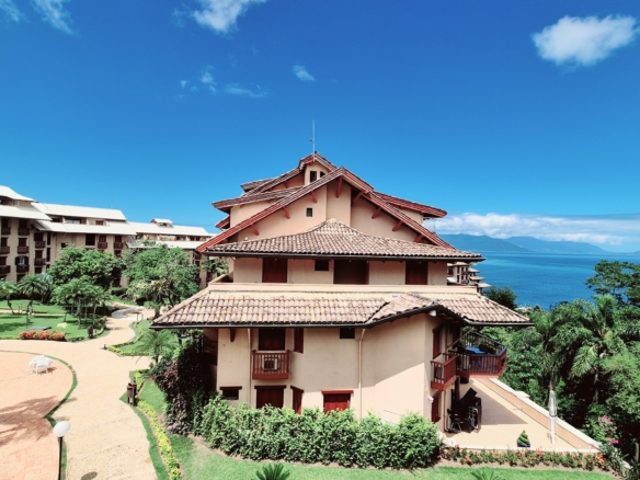 Apartamento duplex a venda com varanda | Vista Mar | Condomínio As Gaivotas