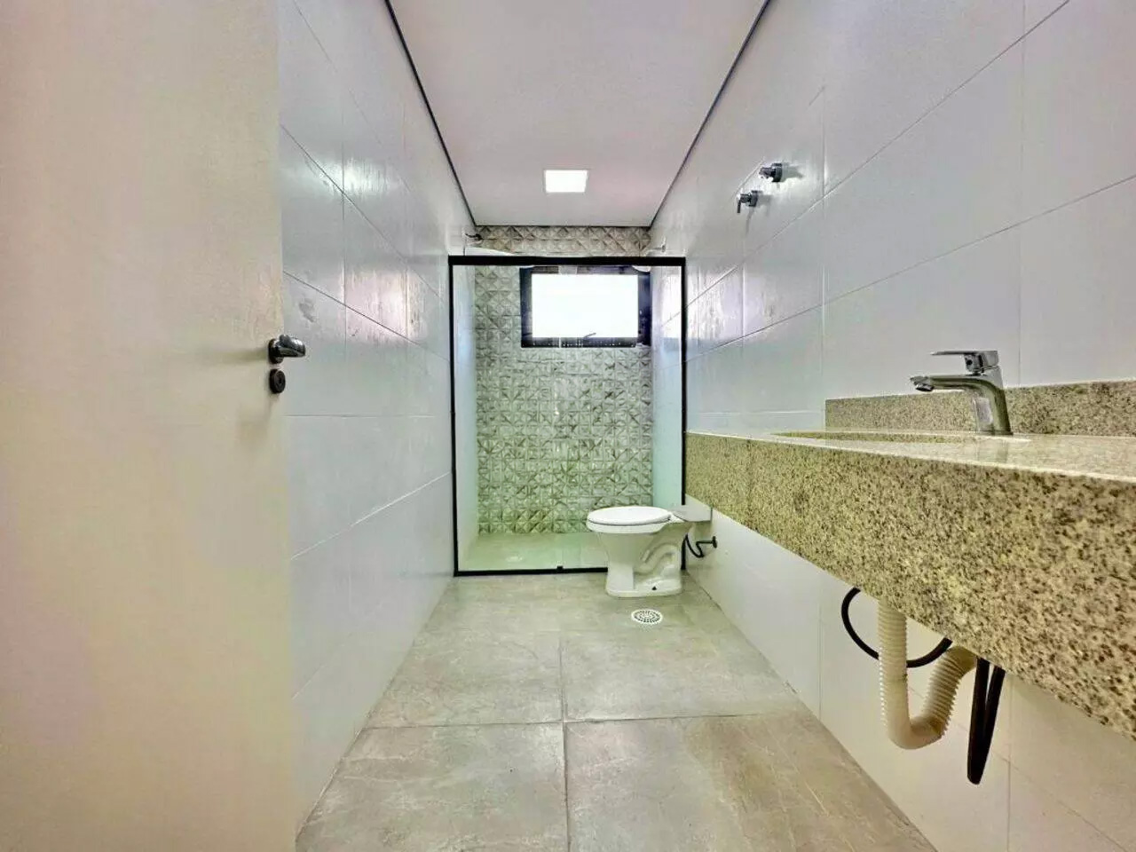 Apartamento a venda | 4 quartos (2 suítes) | 2 vagas | Pitangueiras | Guarujá