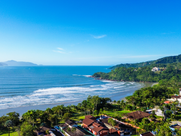 Casa a venda com 5 dormitórios em condomínio na Praia Dura | Ubatuba