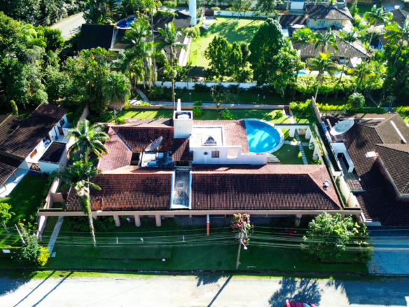 Casa a venda com 5 dormitórios em condomínio na Praia Dura | Ubatuba