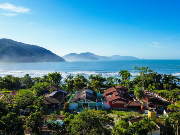 Casa a venda com 5 dormitórios em condomínio na Praia Dura | Ubatuba
