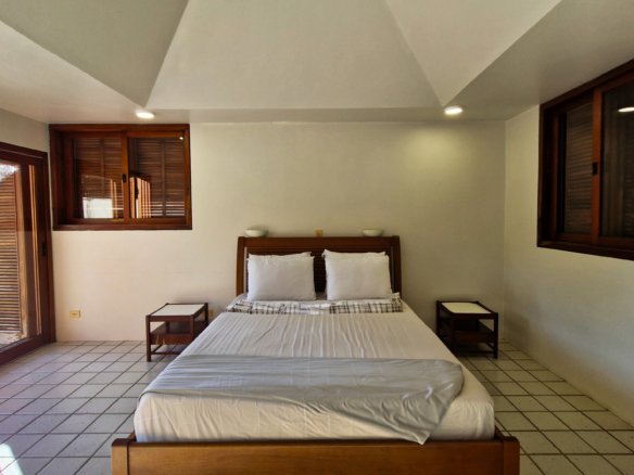 Casa a venda com 5 dormitórios em condomínio na Praia Dura | Ubatuba