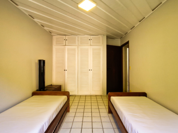 Casa a venda com 5 dormitórios em condomínio na Praia Dura | Ubatuba