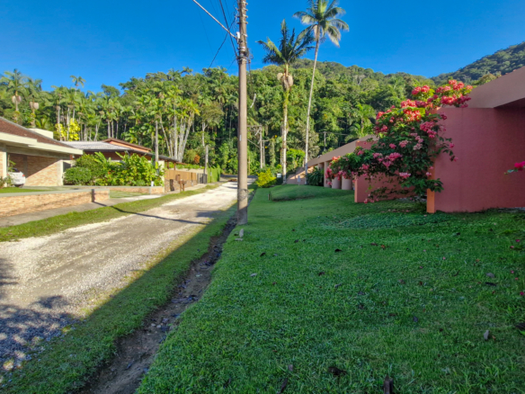 Casa a venda com 5 dormitórios em condomínio na Praia Dura | Ubatuba