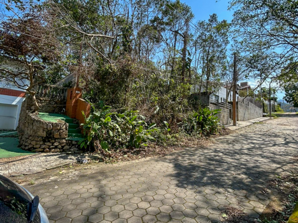 Terreno para Venda em Condomínio Roteiro do Sol – Caraguatatuba.