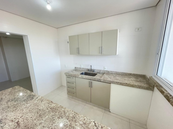Apartamento para Venda com 3 quartos, em POIARES com 130m²