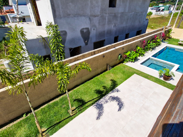 Casa Nova de Alto Padrão a venda na Praia da Mococa | Arquitetura Contemporânea e Lazer Privativo