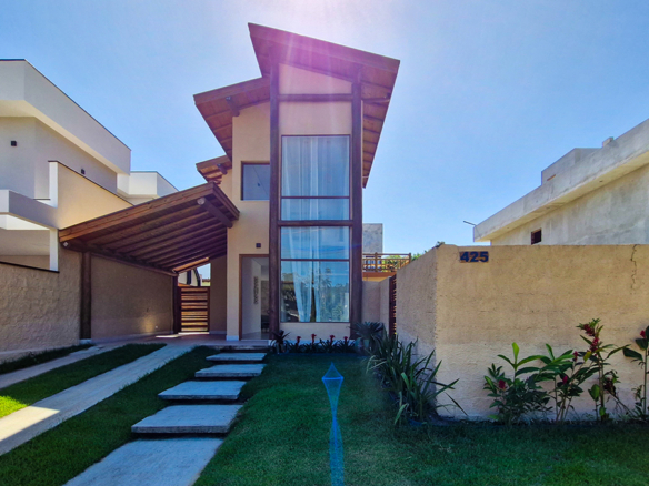 Casa Nova de Alto Padrão a venda na Praia da Mococa | Arquitetura Contemporânea e Lazer Privativo