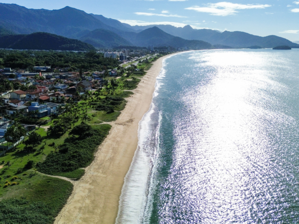 Frente mar a venda exclusiva na Praia do Capricórnio – Um Refúgio de Luxo em Caraguatatuba