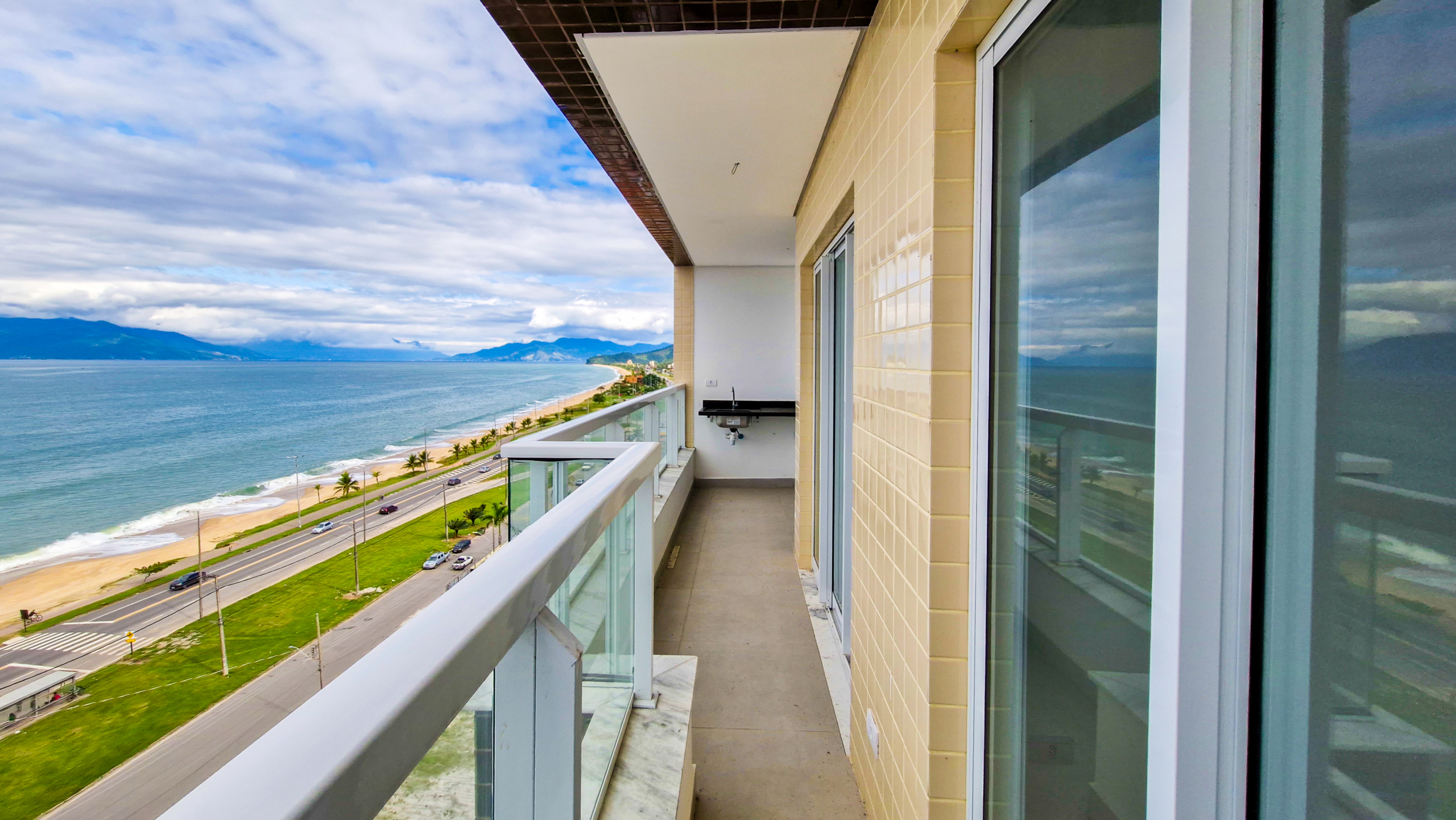 Apartamento Frente Mar à Venda na Praia de Massaguaçu – Caraguatatuba/SP