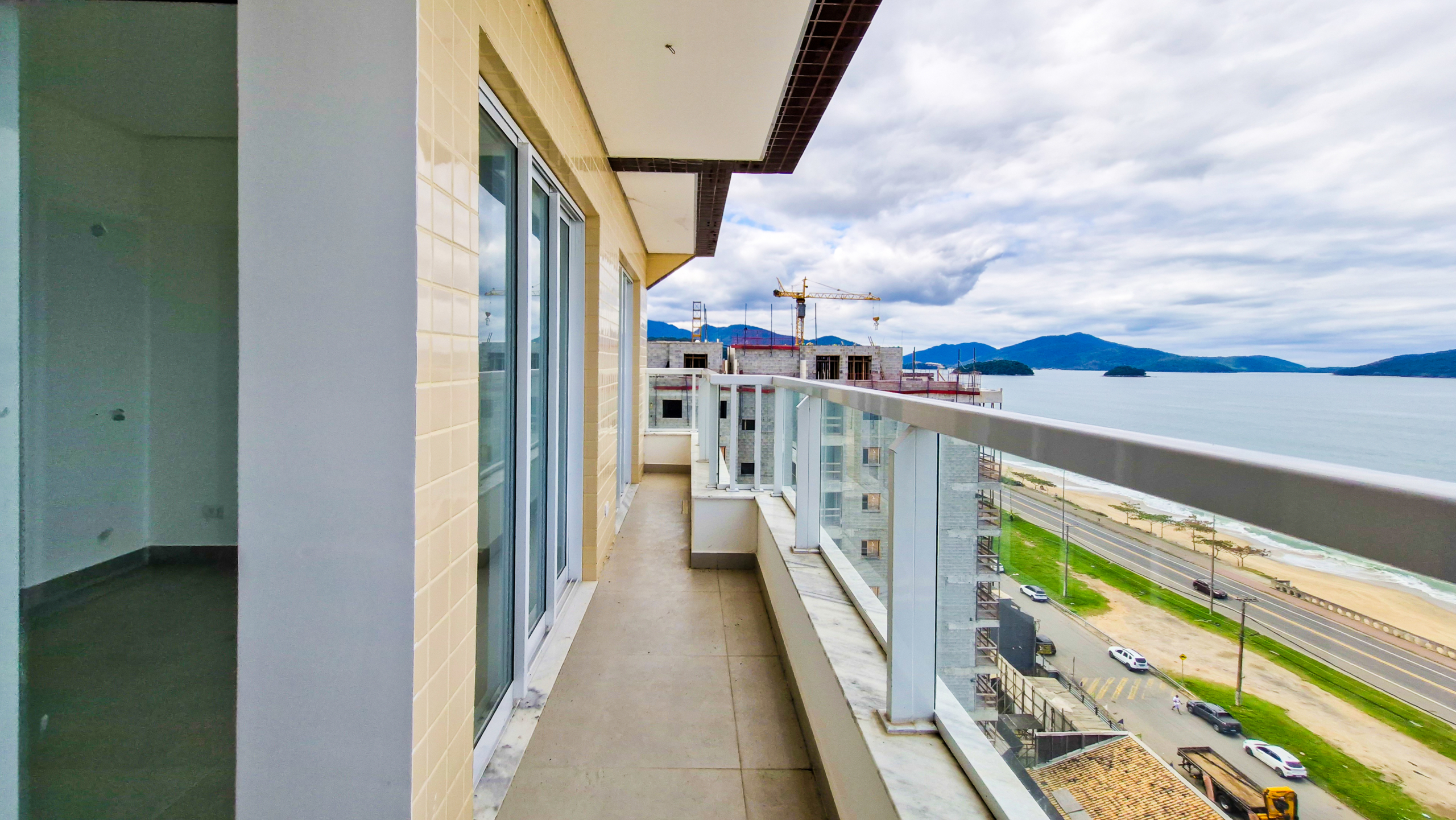 Apartamento Frente Mar à Venda na Praia de Massaguaçu – Caraguatatuba/SP