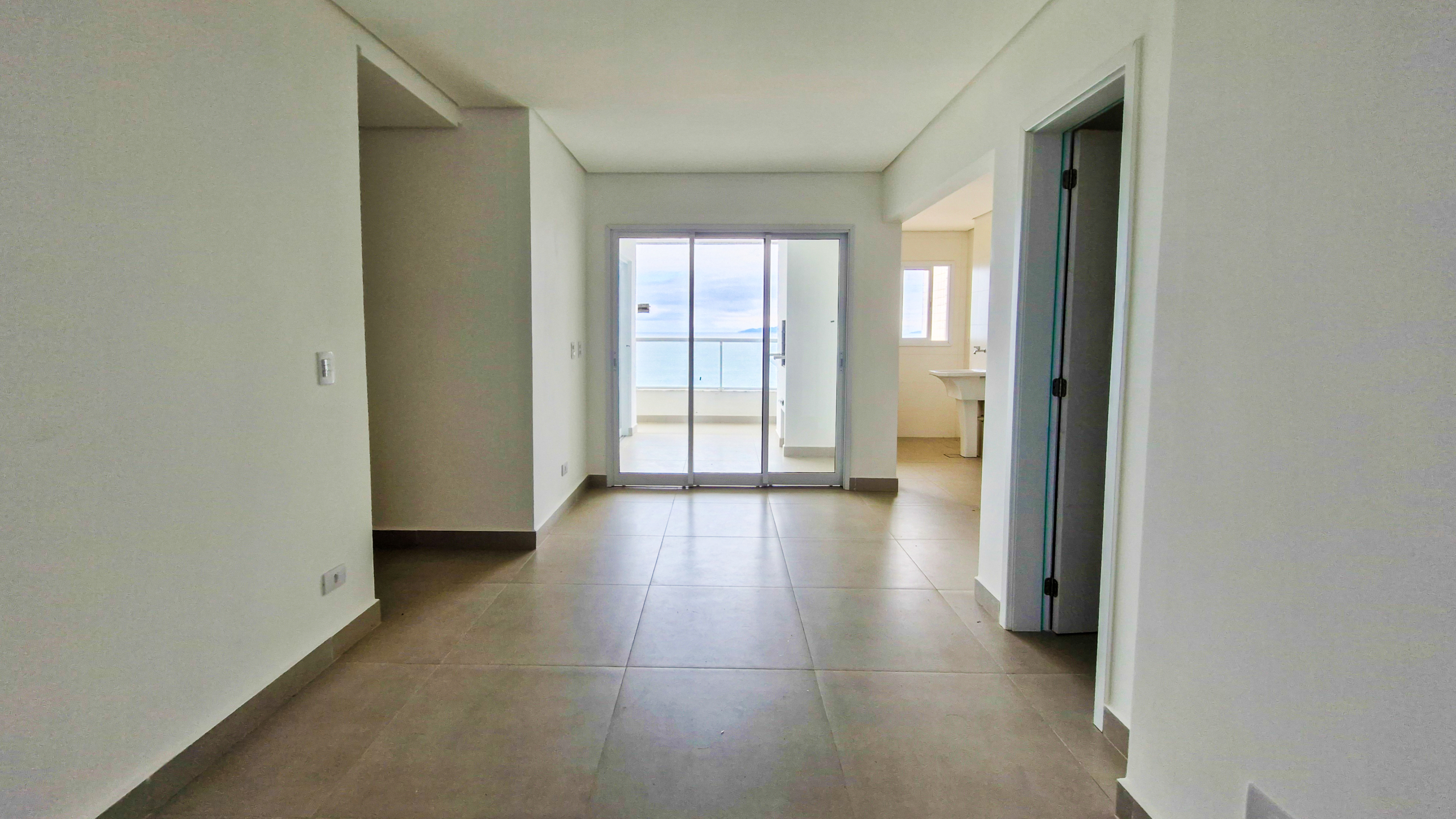 Apartamento Frente Mar à Venda na Praia de Massaguaçu – Caraguatatuba/SP