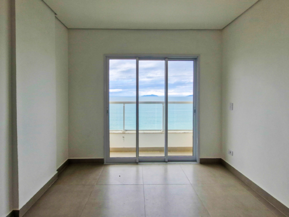Apartamento Frente Mar à Venda na Praia de Massaguaçu – Caraguatatuba/SP