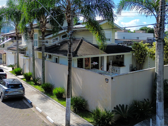 Casa alto padrão a venda | 5 suítes | Jardim Primavera