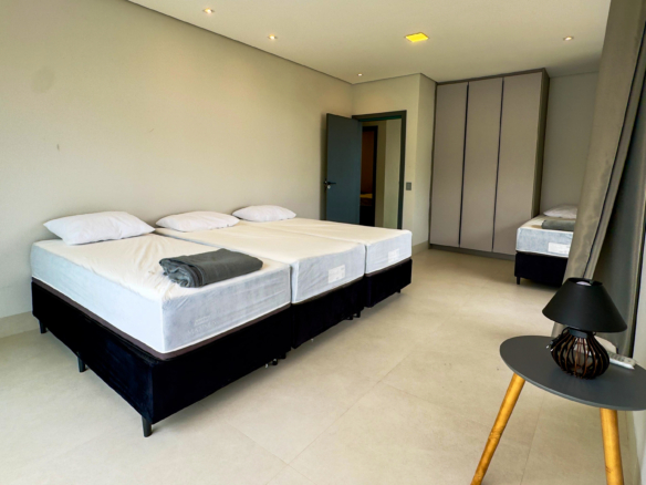 Casa Frente Mar com 5 Suítes e Piscina Aquecida na Praia da Lagoinha – Ubatuba