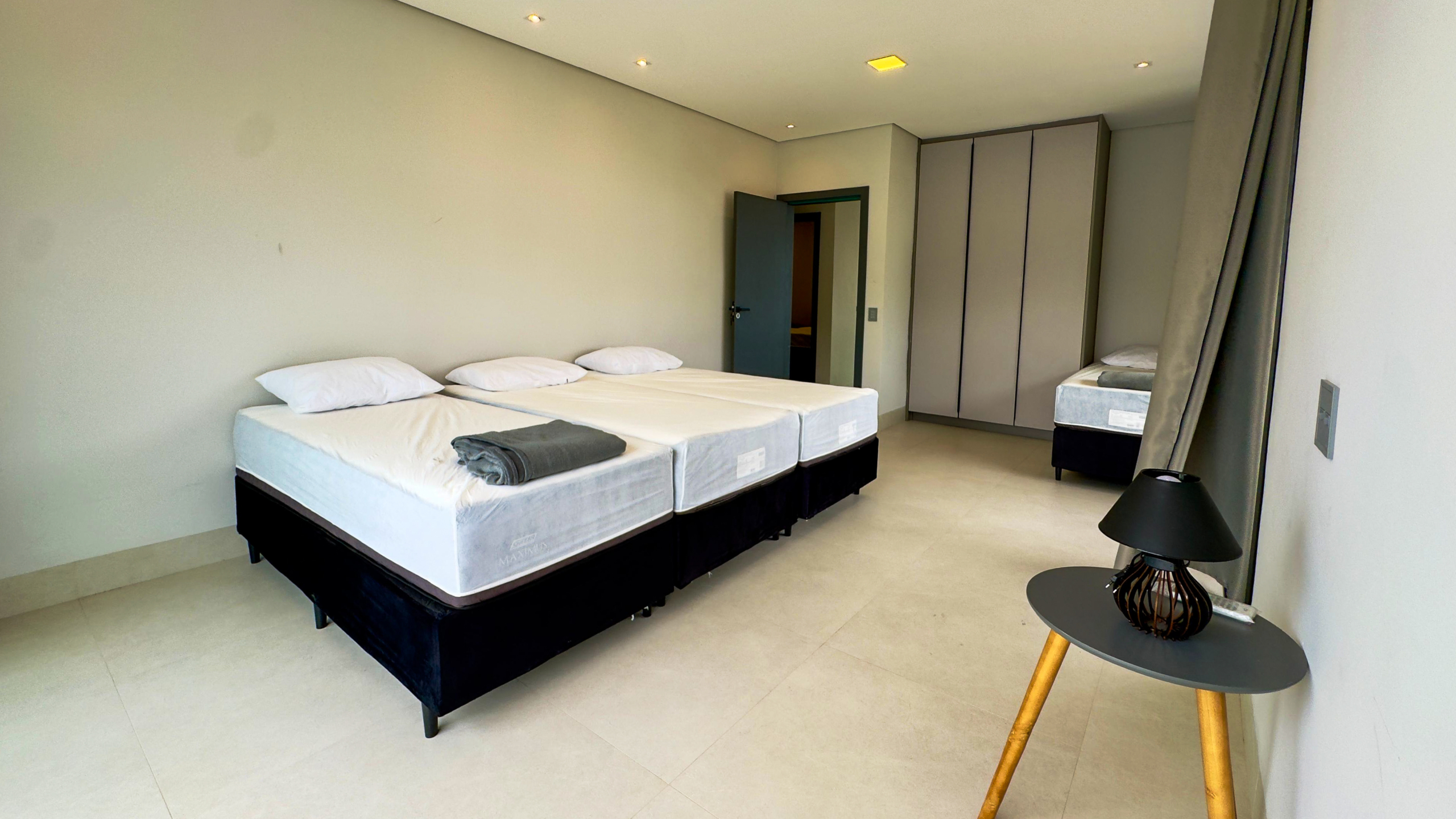 Casa Frente Mar com 5 Suítes e Piscina Aquecida na Praia da Lagoinha – Ubatuba