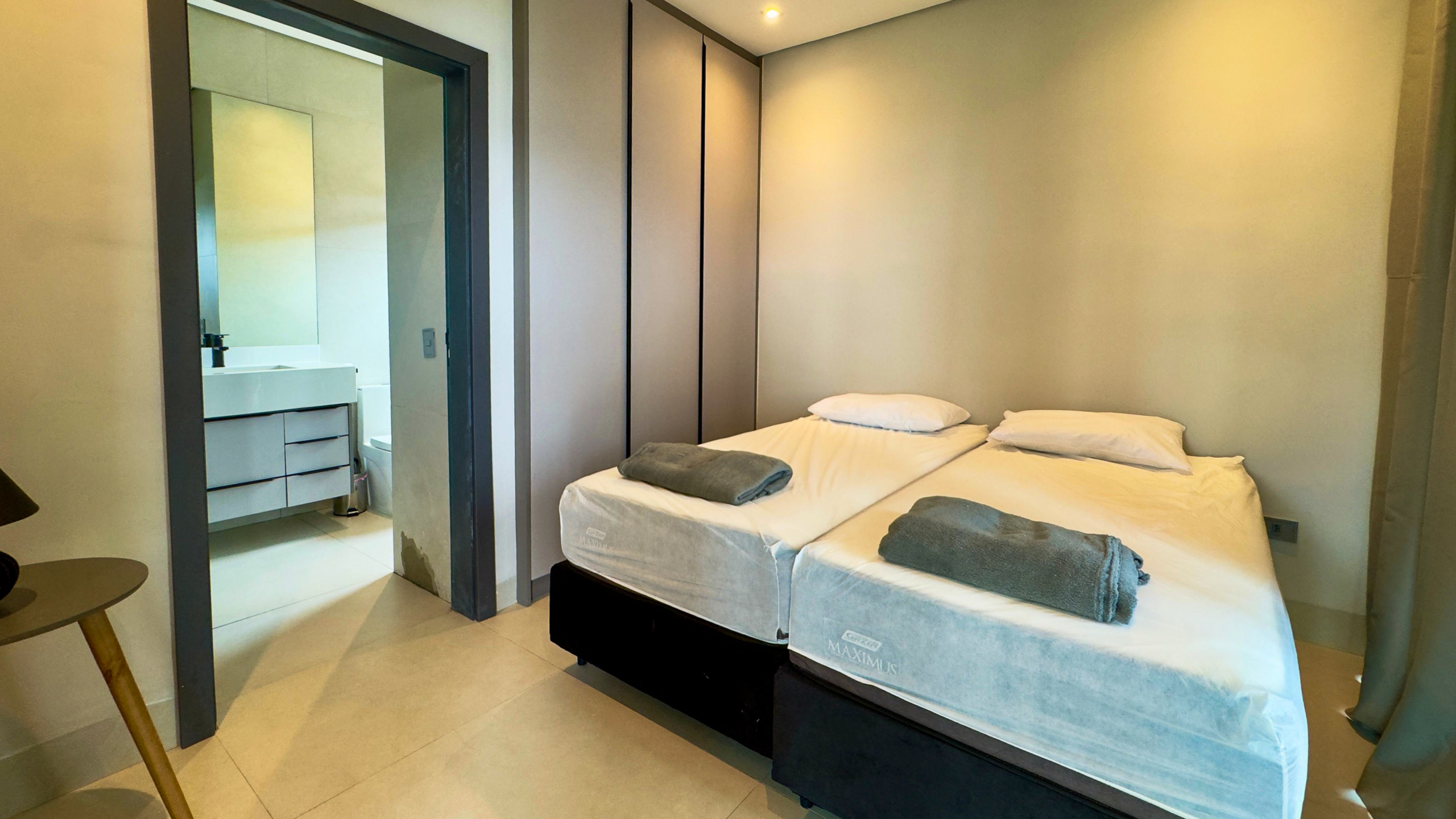 Casa Frente Mar com 5 Suítes e Piscina Aquecida na Praia da Lagoinha – Ubatuba