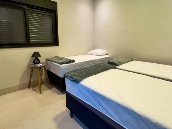 Casa Frente Mar com 5 Suítes e Piscina Aquecida na Praia da Lagoinha – Ubatuba