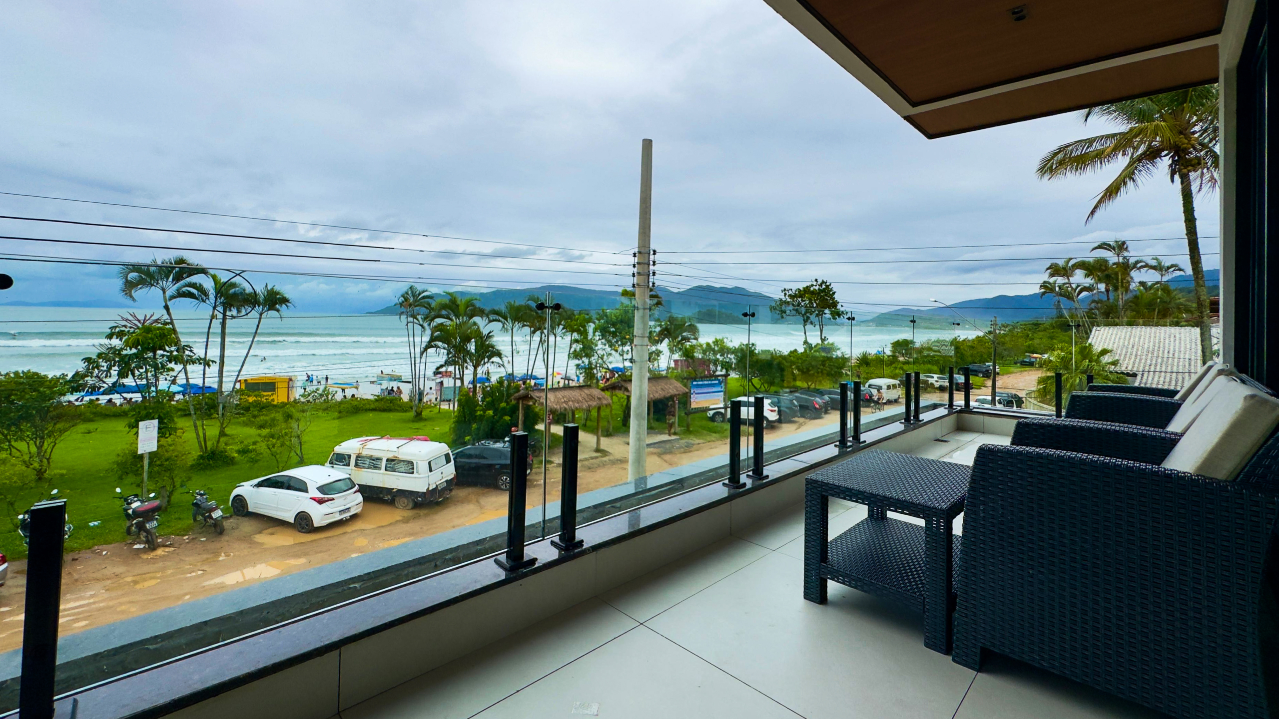 Casa Frente Mar com 5 Suítes e Piscina Aquecida na Praia da Lagoinha – Ubatuba