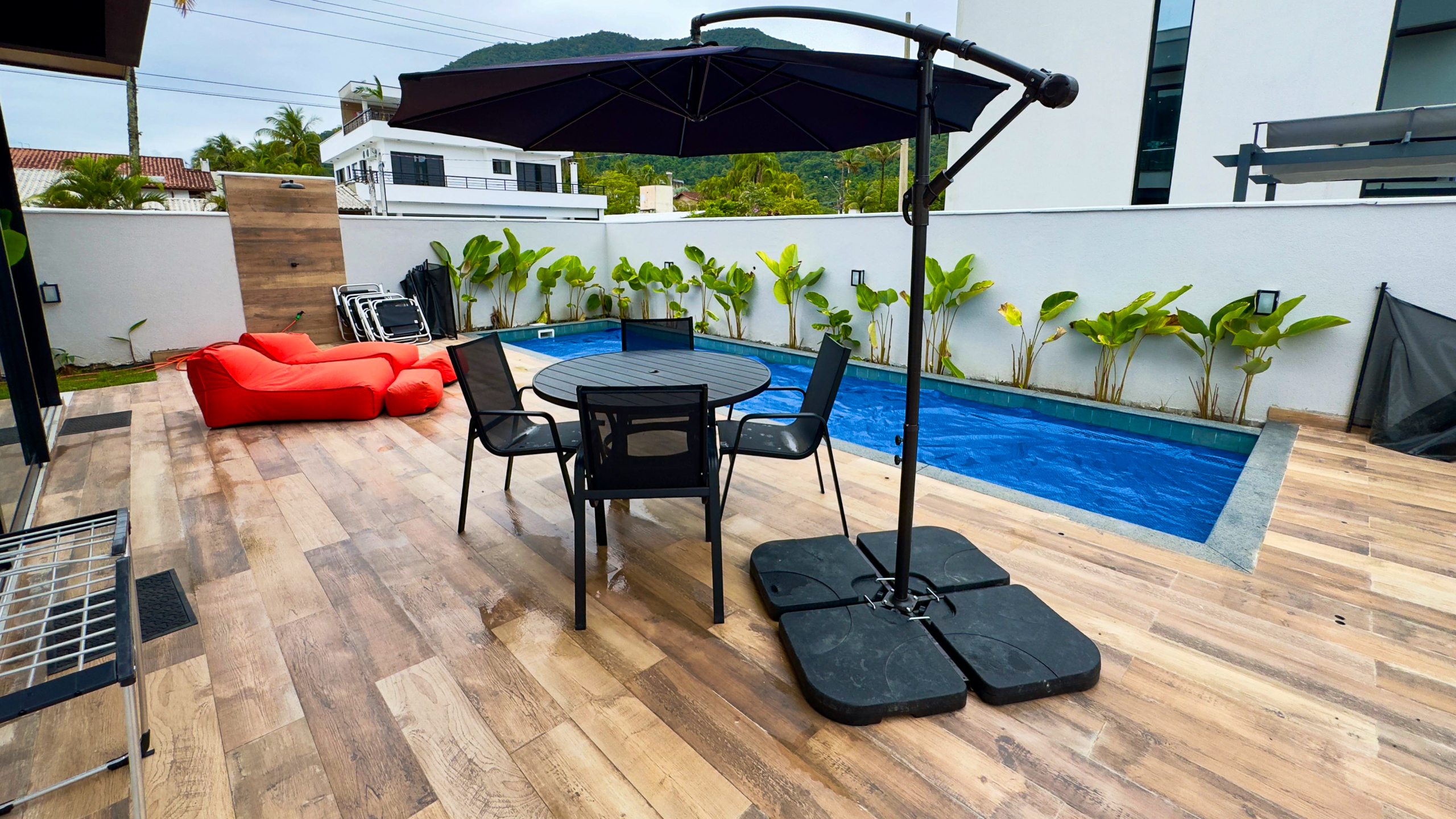 Casa Frente Mar com 5 Suítes e Piscina Aquecida na Praia da Lagoinha – Ubatuba