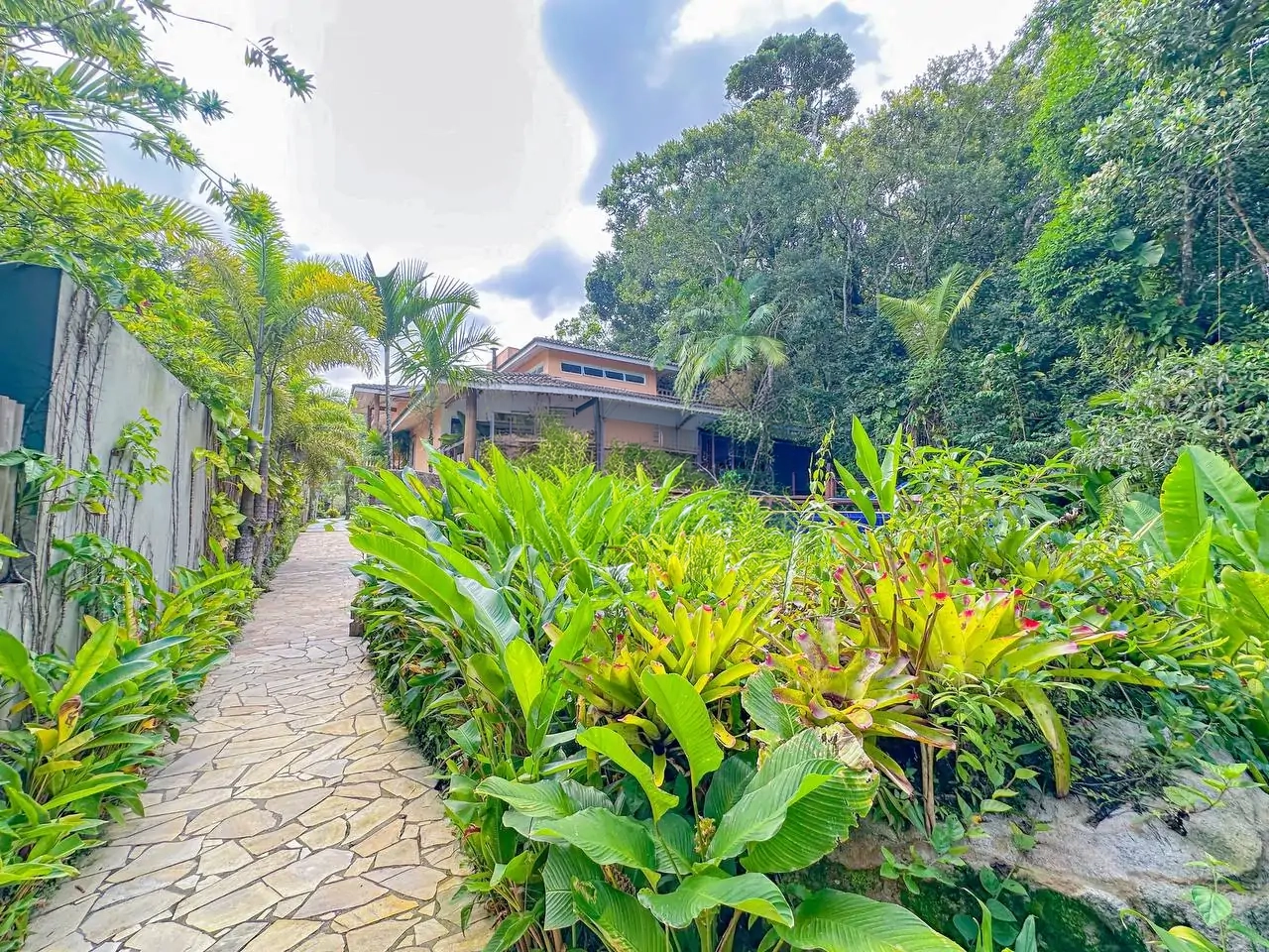 Casa Pé na Areia a venda | Praia Dura | Ubatuba – SP