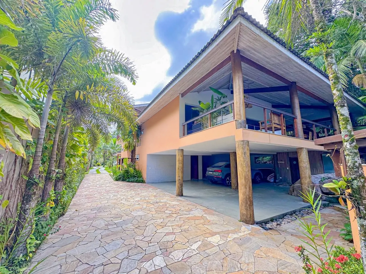 Casa Pé na Areia a venda | Praia Dura | Ubatuba – SP