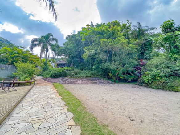 Casa Pé na Areia a venda | Praia Dura | Ubatuba – SP