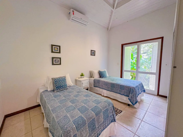 Casa Pé na Areia a venda | Praia Dura | Ubatuba – SP