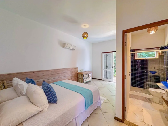 Casa Pé na Areia a venda | Praia Dura | Ubatuba – SP