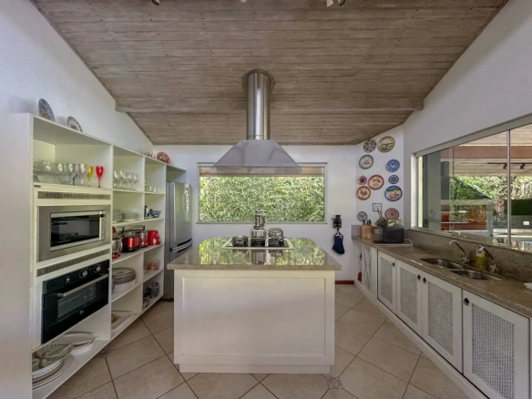 Casa Pé na Areia a venda | Praia Dura | Ubatuba – SP