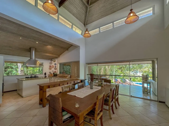 Casa Pé na Areia a venda | Praia Dura | Ubatuba – SP