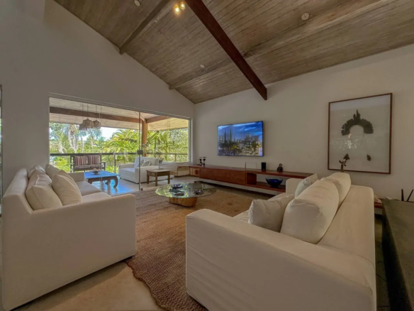 Casa Pé na Areia a venda | Praia Dura | Ubatuba – SP