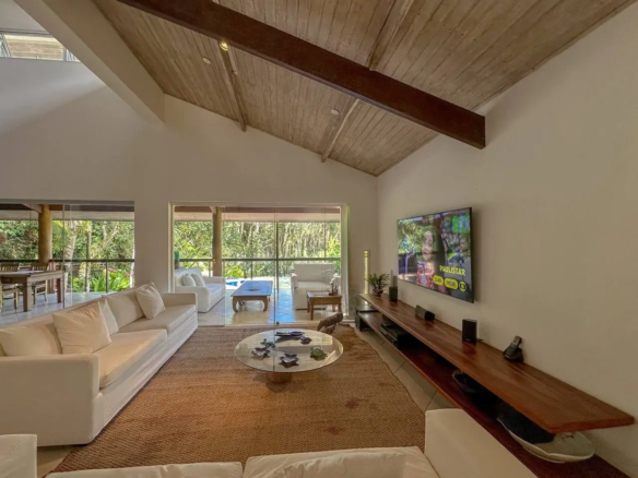 Casa Pé na Areia a venda | Praia Dura | Ubatuba – SP