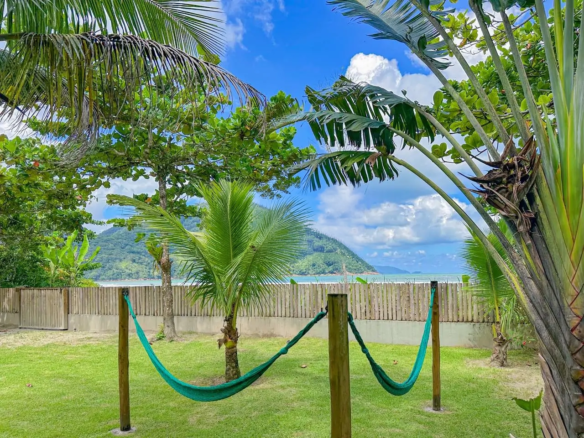 Casa Pé na Areia a venda | Praia Dura | Ubatuba – SP