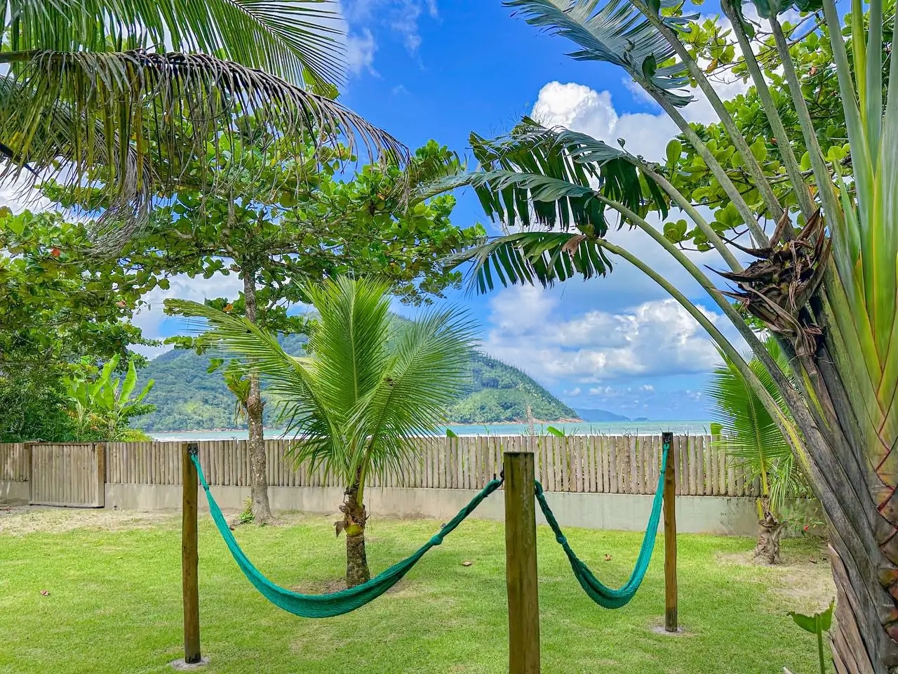 Casa Pé na Areia a venda | Praia Dura | Ubatuba – SP