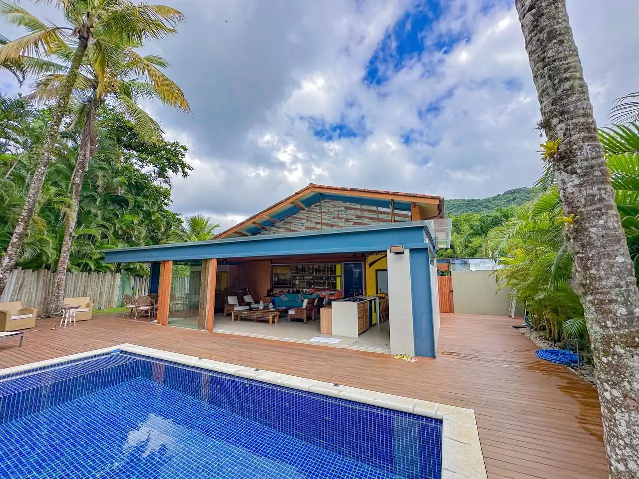 Casa de Condomínio Luxo Pé na Areia a venda | Praia do Pulso | Ubatuba | SP