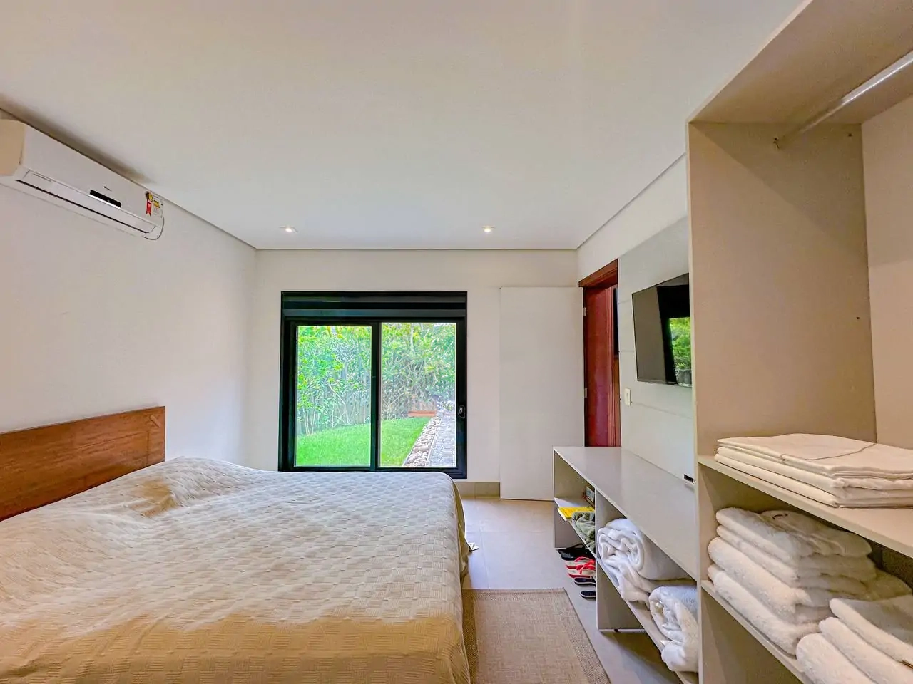 Casa de Condomínio Luxo Pé na Areia a venda | Praia do Pulso | Ubatuba | SP