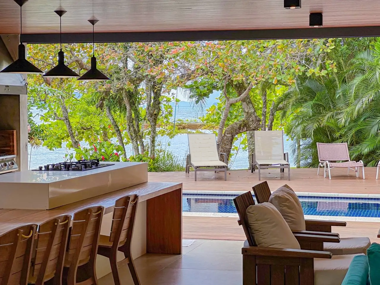 Casa de Condomínio Luxo Pé na Areia a venda | Praia do Pulso | Ubatuba | SP