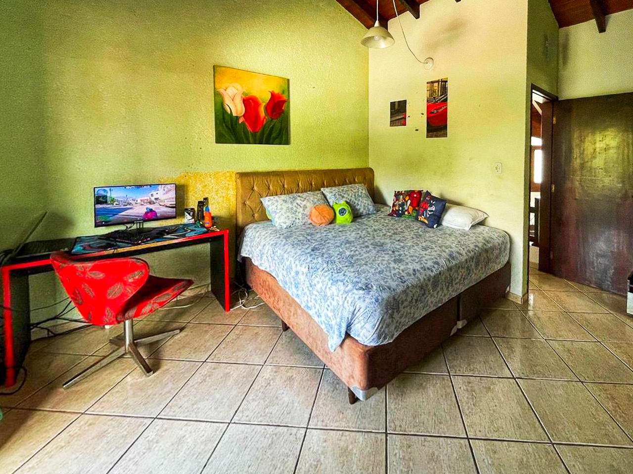 Casa de Alto Padrão com 3 Suítes e Piscina no Jardim Primavera em Caraguatatuba