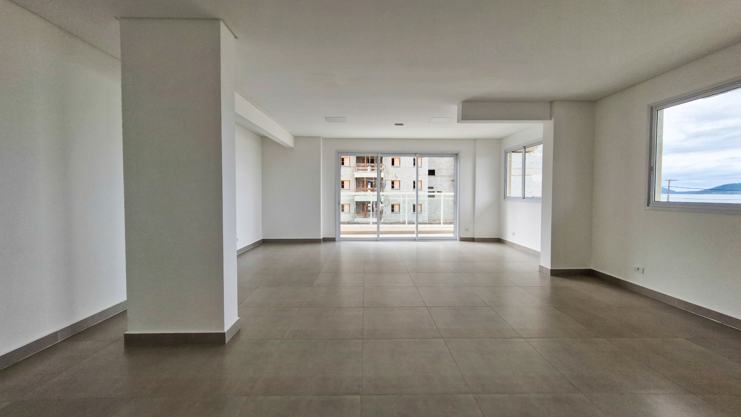 Apartamento Frente Mar à Venda na Praia de Massaguaçu – Caraguatatuba/SP